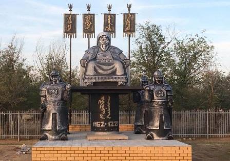 В Калмыкии установили единственный в России памятник Чингисхану В Калмыкии установили единственный в России памятник Чингисхану