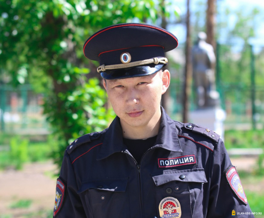 Лучшим участковым города Улан-Удэ стал капитан полиции Цырен Бадмажабэ Лучшим участковым города Улан-Удэ стал капитан полиции Цырен Бадмажабэ