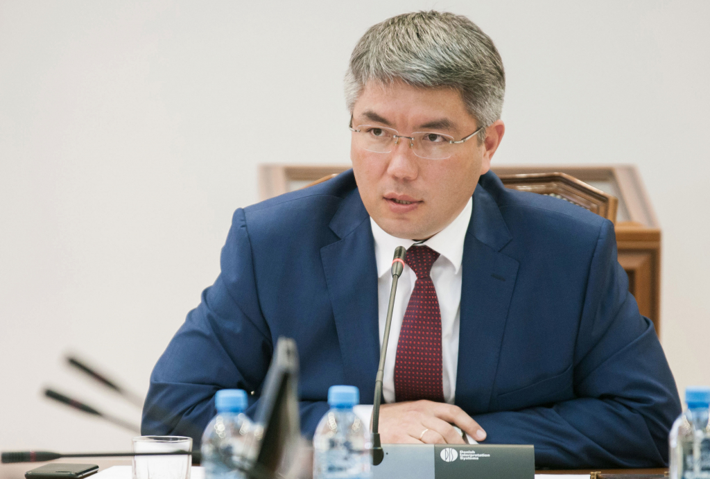 Глава Бурятии: "В рамках мероприятий по борьбе с бешенством мы можем отрегулировать число бродячих собак" Глава Бурятии: "В рамках мероприятий по борьбе с бешенством мы можем отрегулировать число бродячих собак"