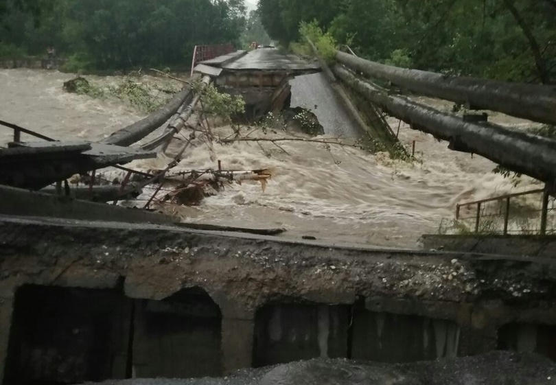 «В Байкал могут попасть тонны фекалий»: В затопленном Байкальске прорвало канализацию (ДОПОЛНЕНО В 16:40) «В Байкал могут попасть тонны фекалий»: В затопленном Байкальске прорвало канализацию (ДОПОЛНЕНО В 16:40)
