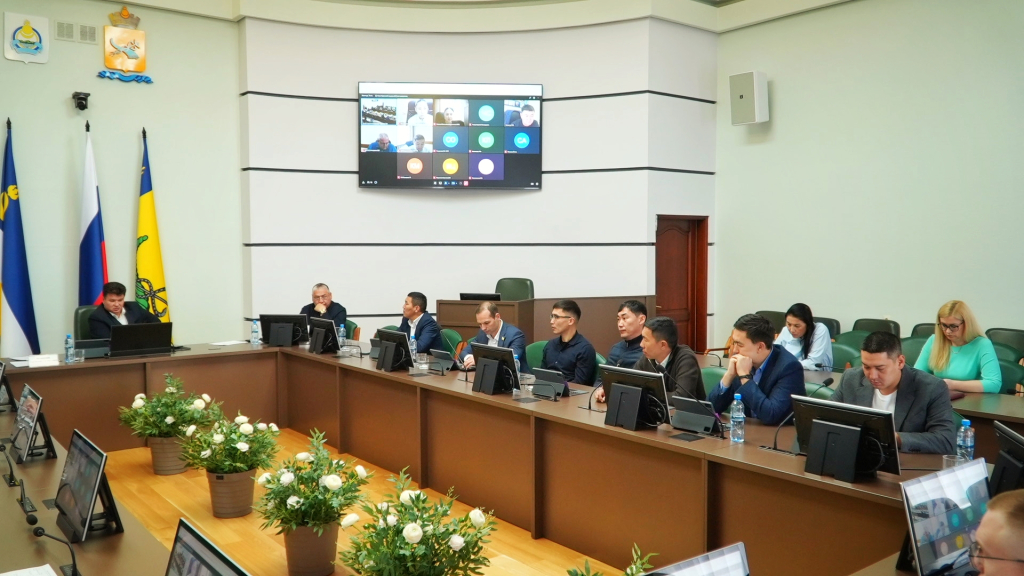 Депутаты горсовета Улан–Удэ обратили внимание на проблему установки павильонов на некоторых остановках Депутаты горсовета Улан–Удэ обратили внимание на проблему установки павильонов на некоторых остановках