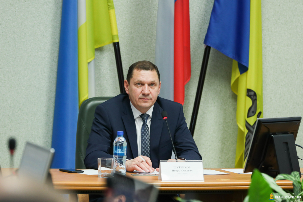 В Улан-Удэ благоустраивают площадь Банзарова В Улан-Удэ благоустраивают площадь Банзарова
