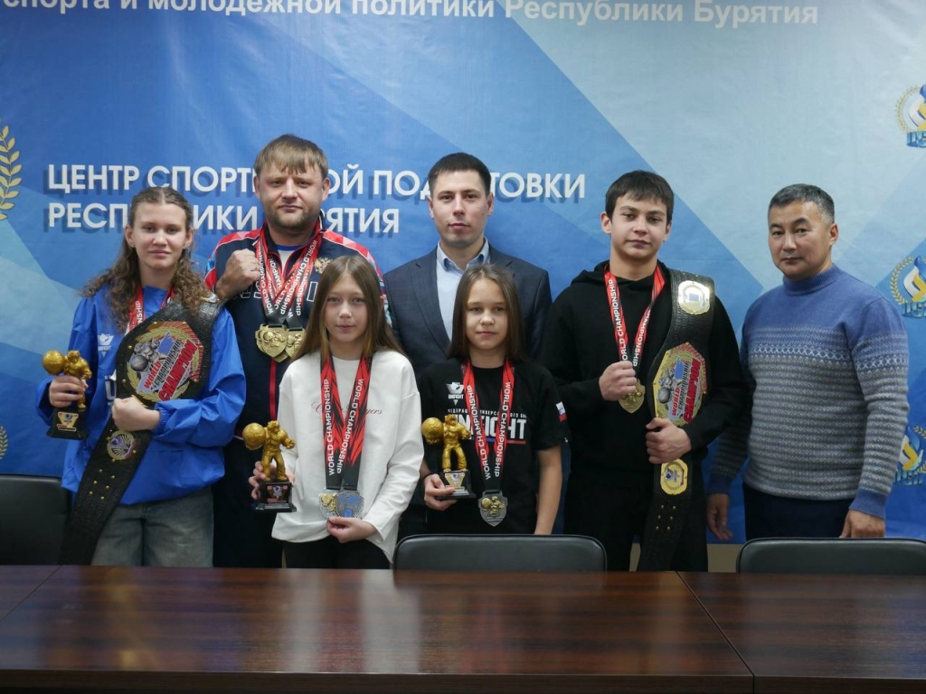 Сборная Бурятии привезла 26 медалей с чемпионата и первенства по универсальному бою Сборная Бурятии привезла 26 медалей с чемпионата и первенства по универсальному бою