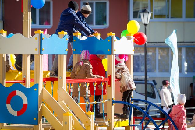 В Мухоршибирском районе Бурятии открыли отремонтированный на 4 миллиона двор В Мухоршибирском районе Бурятии открыли отремонтированный на 4 миллиона двор