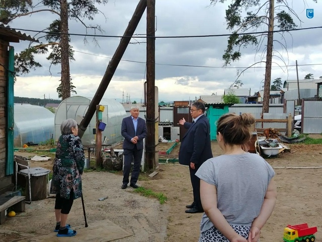 Депутаты горсовета Улан–Удэ следят за работой электросетей на своих округах Депутаты горсовета Улан–Удэ следят за работой электросетей на своих округах