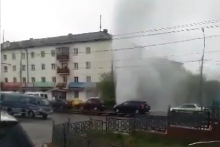 В Улан-Удэ прорвало трубопровод ► В Улан-Удэ прорвало трубопровод ►