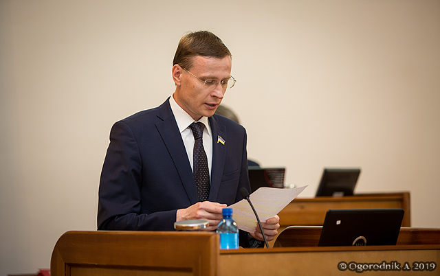 "Ловят, сажают, унижают": Депутат Хурала обвинил добытчиков нефрита в ущемлении коренных малочисленных народов Бурятии "Ловят, сажают, унижают": Депутат Хурала обвинил добытчиков нефрита в ущемлении коренных малочисленных народов Бурятии