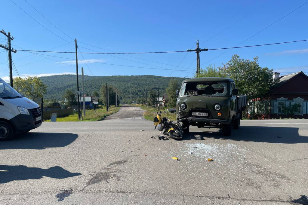 В Бурятии водитель УАЗа сбил мужчину на мопеде В Бурятии водитель УАЗа сбил мужчину на мопеде