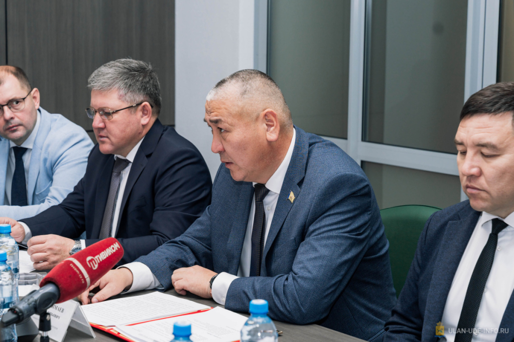 Власти Улан–Удэ обсудили открытие авиарейса с делегацией из Эрляня Власти Улан–Удэ обсудили открытие авиарейса с делегацией из Эрляня