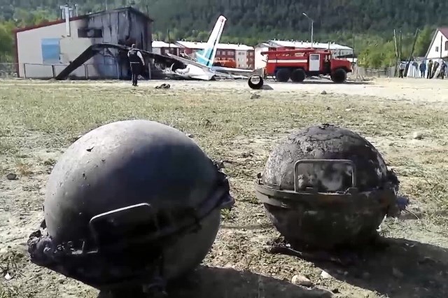 Пассажиры рассказали, что происходило в салоне Ан-24 во время пожара Пассажиры рассказали, что происходило в салоне Ан-24 во время пожара