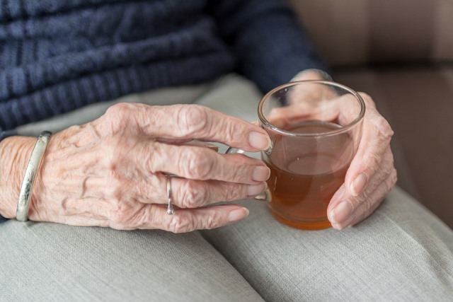 Жительница Улан-Удэ получила отказ, простояв 55 лет в очереди на жилье Жительница Улан-Удэ получила отказ, простояв 55 лет в очереди на жилье