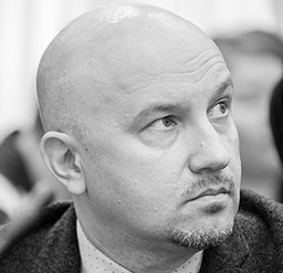 Сейчас люди чувствуют, что со всех сторон на них идёт давление - им повышают пенсионный возраст, добавляют дополнительные затраты на капитальный ремонт и вывоз мусора, растут цены – это давление на людей нуждается в каком-то выходе (10.06.2019) Сейчас люди чувствуют, что со всех сторон на них идёт давление - им повышают пенсионный возраст, добавляют дополнительные затраты на капитальный ремонт и вывоз мусора, растут цены – это давление на людей нуждается в каком-то выходе (10.06.2019)