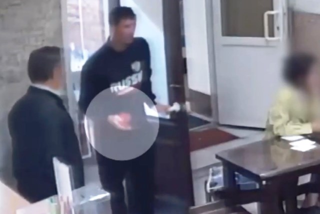В Улан-Удэ разыскивается подозреваемый в краже телефона в кафе ► В Улан-Удэ разыскивается подозреваемый в краже телефона в кафе ►