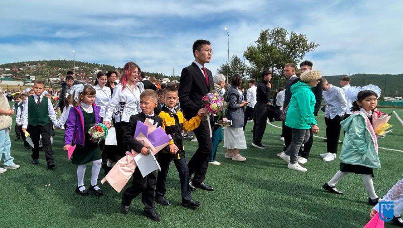 В школах города Улан–Удэ прошли торжественные линейки, посвящённые Дню знаний и началу нового учебного года В школах города Улан–Удэ прошли торжественные линейки, посвящённые Дню знаний и началу нового учебного года
