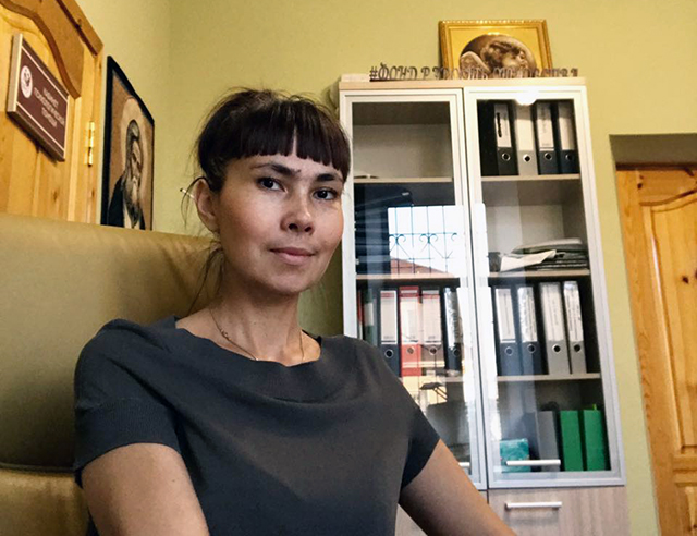Мнение: «В среднем в месяц к нам обращаются около 150-ти женщин, и из них только около 20-ти отказываются от аборта, хотя для нас и одна спасённая жизнь - это уже великое дело» Мнение: «В среднем в месяц к нам обращаются около 150-ти женщин, и из них только около 20-ти отказываются от аборта, хотя для нас и одна спасённая жизнь - это уже великое дело»