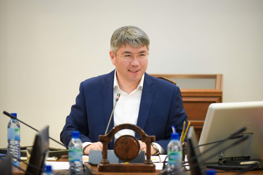 Глава Бурятии будет лично отслеживать жалобы предпринимателей в «Бизнес-чате» Глава Бурятии будет лично отслеживать жалобы предпринимателей в «Бизнес-чате»