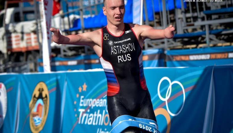 Бурятский спортсмен завоевал золото Кубка мира по паратриатлону Бурятский спортсмен завоевал золото Кубка мира по паратриатлону