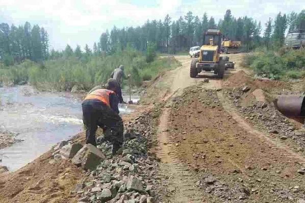Четверть километра дороги размыло в Бурятии Четверть километра дороги размыло в Бурятии