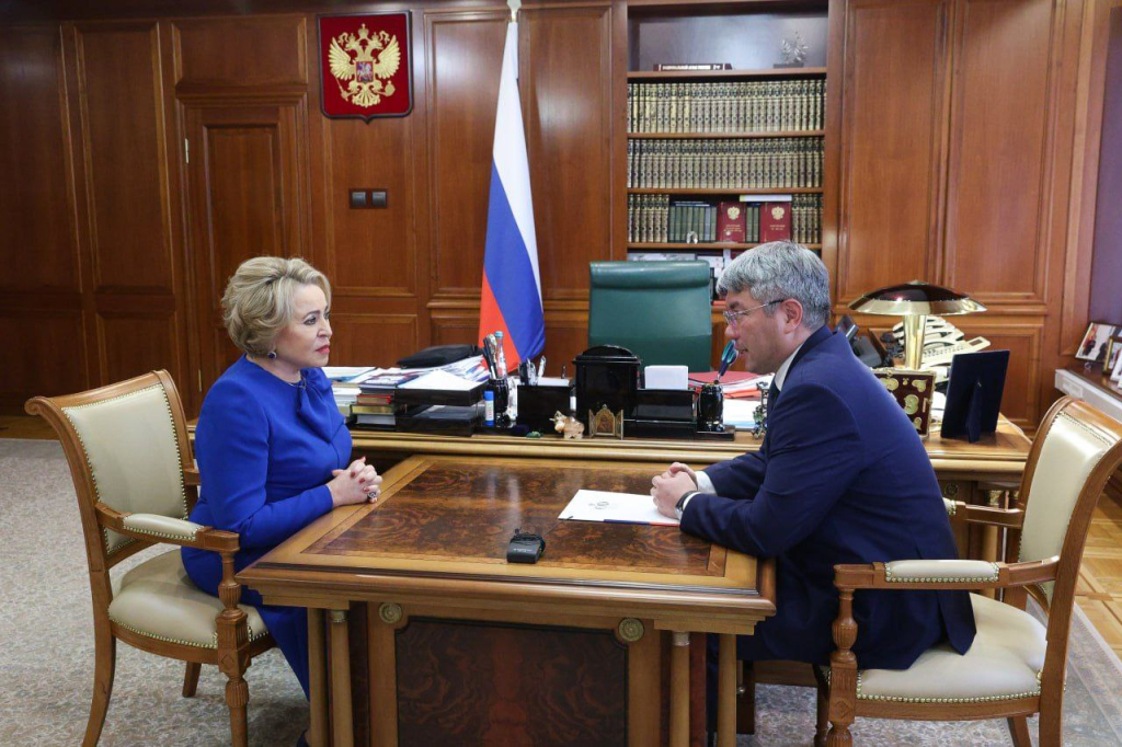 Глава Бурятии провёл рабочую встречу с председателем Совета Федерации Валентиной Матвиенко Глава Бурятии провёл рабочую встречу с председателем Совета Федерации Валентиной Матвиенко
