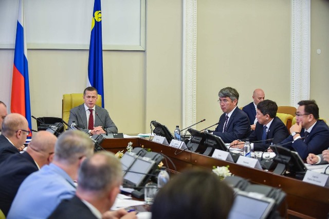 Вице-премьер правительства РФ: «Административное давление на Дальнем Востоке вдвое выше, чем в среднем по стране» Вице-премьер правительства РФ: «Административное давление на Дальнем Востоке вдвое выше, чем в среднем по стране»