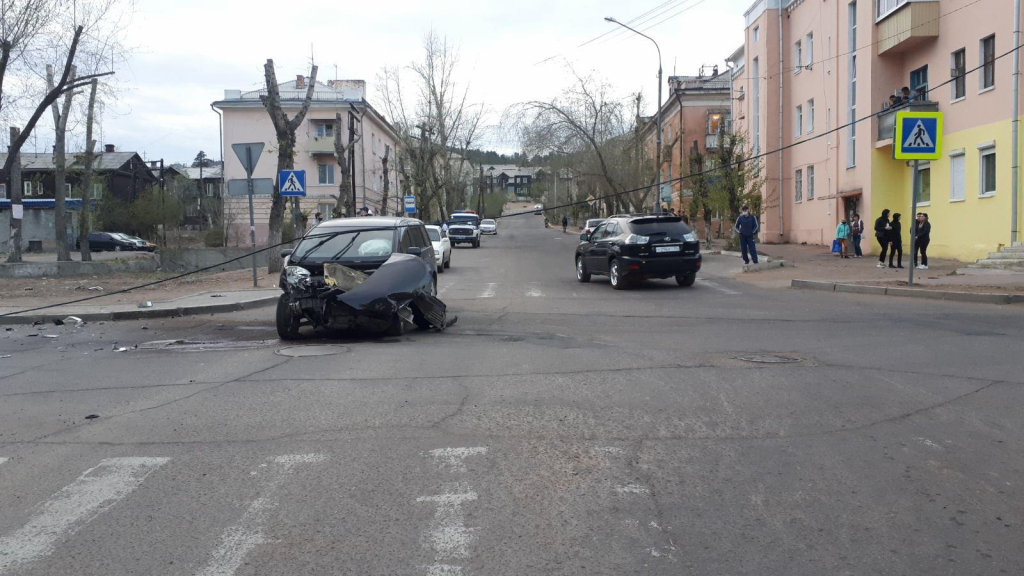 В Улан-Удэ не уступивший дорогу водитель устроил ДТП с пострадавшей женщиной В Улан-Удэ не уступивший дорогу водитель устроил ДТП с пострадавшей женщиной