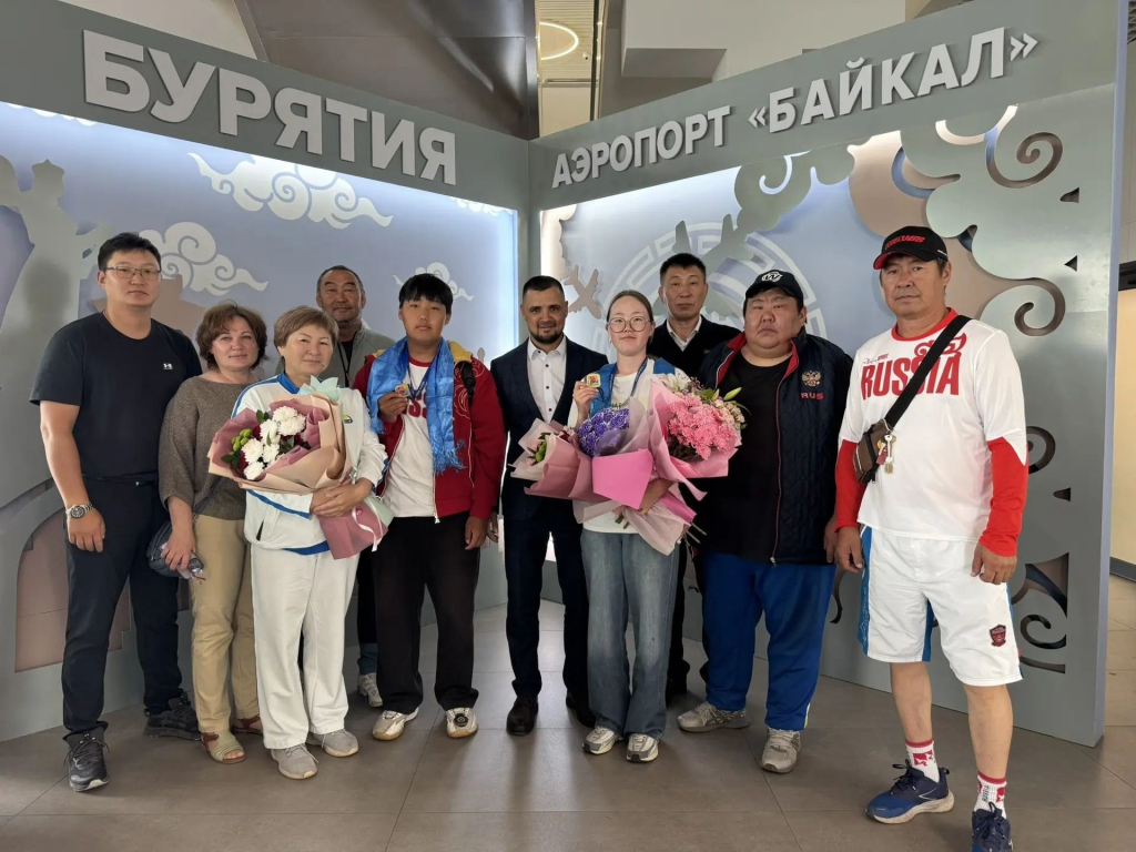 В аэропорту Улан–Удэ прошла торжественная встреча призёров первенства Европы по стрельбе из лука В аэропорту Улан–Удэ прошла торжественная встреча призёров первенства Европы по стрельбе из лука