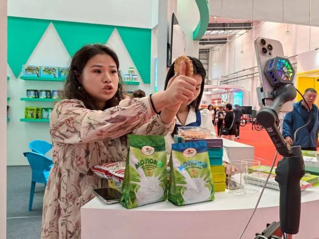 Электронная коммерция придала новый импульс Х Выставке приграничной торговли в Суйфэньхэ Электронная коммерция придала новый импульс Х Выставке приграничной торговли в Суйфэньхэ