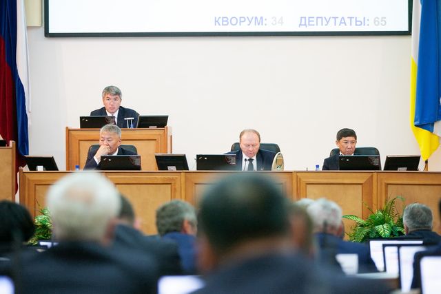 "Конструктивно": Глава Бурятии оценил первый день работы Хурала "Конструктивно": Глава Бурятии оценил первый день работы Хурала