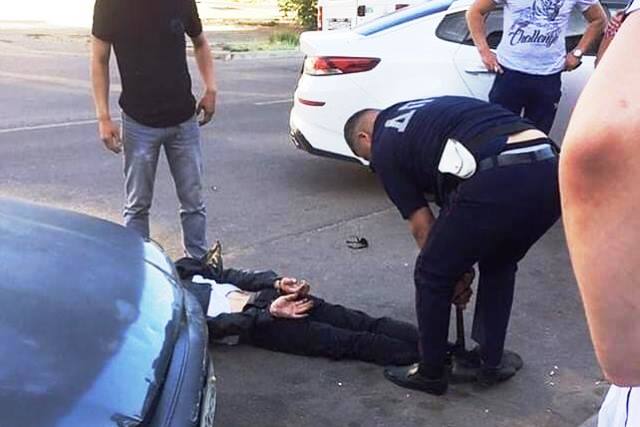 СК раскрыл подробности нападения с ножом на полицейских в Улан-Удэ СК раскрыл подробности нападения с ножом на полицейских в Улан-Удэ