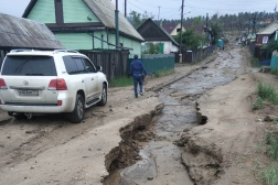 С улиц Улан-Удэ откачали 10 000 кубометров воды С улиц Улан-Удэ откачали 10 000 кубометров воды