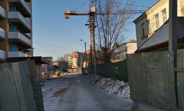 В садик и школу в центре Улан-Удэ закрылась дорога В садик и школу в центре Улан-Удэ закрылась дорога