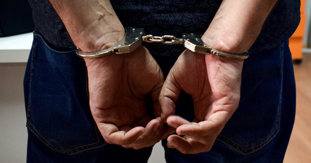 В Бурятии отчим ударил ножом 14-летнего пасынка В Бурятии отчим ударил ножом 14-летнего пасынка