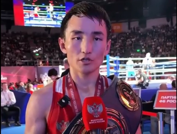 Баир Батлаев из Бурятии стал трёхкратным чемпионом России по боксу Баир Батлаев из Бурятии стал трёхкратным чемпионом России по боксу