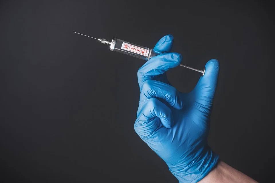 Хроники пандемии: Столкновение с «Омикроном» не защитит от других штаммов; В РФ выявили 20 145 случаев заражения за сутки; Глава ВОЗ считает пандемию COVID последней в истории человечества Хроники пандемии: Столкновение с «Омикроном» не защитит от других штаммов; В РФ выявили 20 145 случаев заражения за сутки; Глава ВОЗ считает пандемию COVID последней в истории человечества