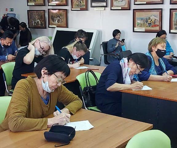 В Улан-Удэ прошел конкурс «Эрхим диктант» В Улан-Удэ прошел конкурс «Эрхим диктант»