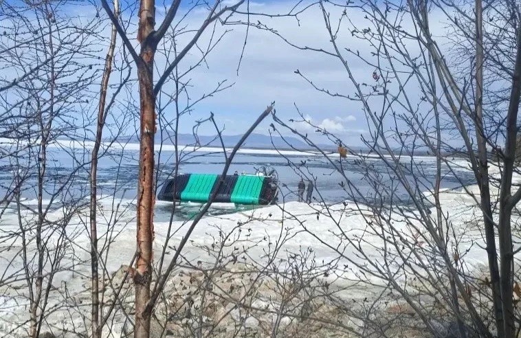 Задержаны владелец и водитель перевернувшейся аэролодки на Байкале Задержаны владелец и водитель перевернувшейся аэролодки на Байкале