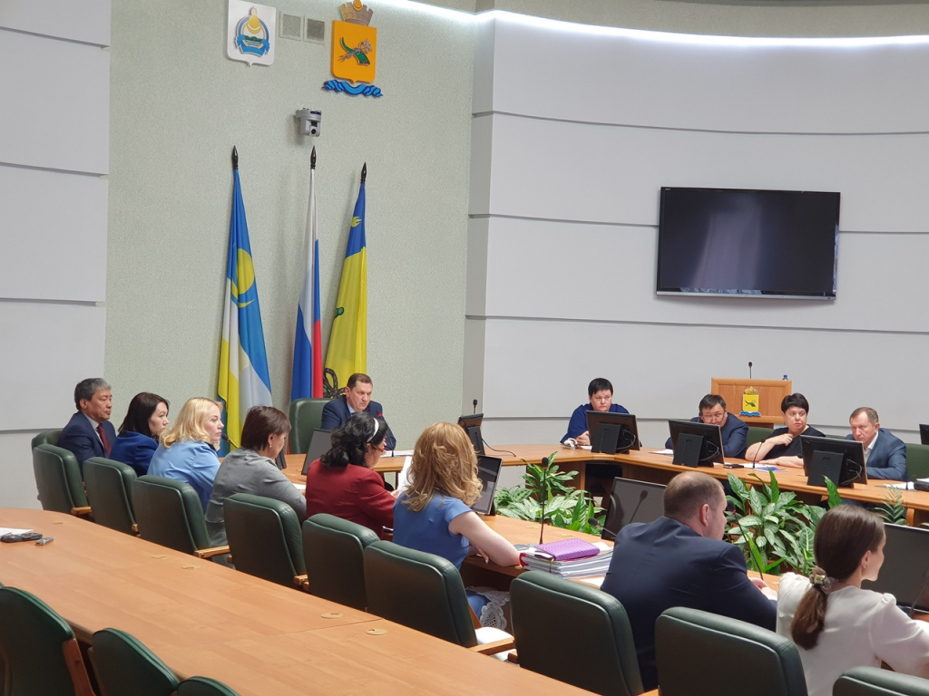 Плохо закрепленный батут в Улан-Удэ, на котором пострадали дети, имел разрешение от Гостехнадзора Плохо закрепленный батут в Улан-Удэ, на котором пострадали дети, имел разрешение от Гостехнадзора