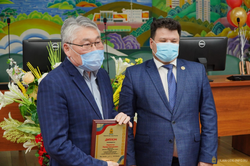 В Улан-Удэ наградили лучших спортсменов города В Улан-Удэ наградили лучших спортсменов города