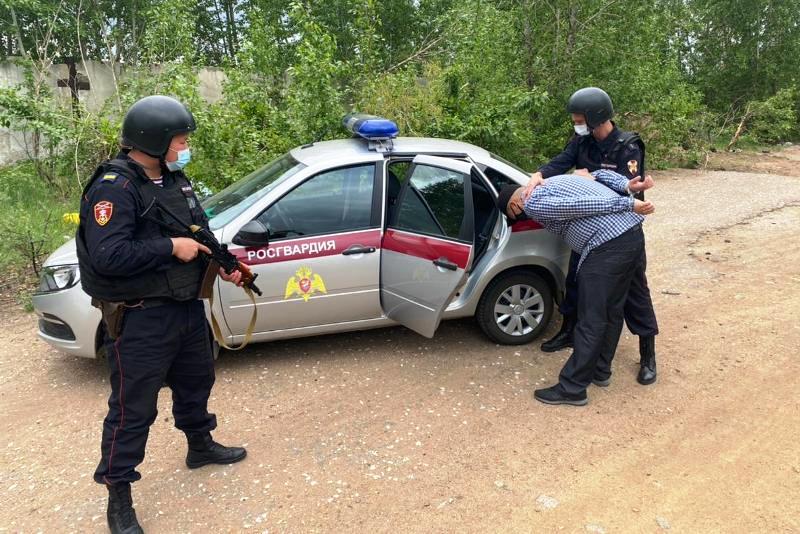 Житель Онохоя пришел ночью в больницу с ножевыми ранениями Житель Онохоя пришел ночью в больницу с ножевыми ранениями