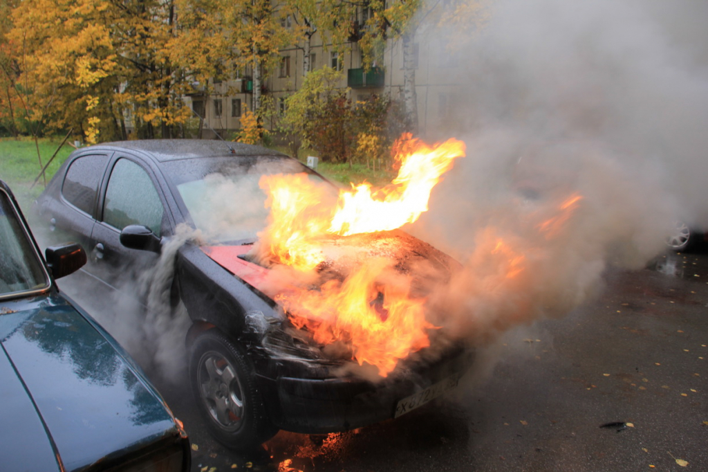 В Улан-Удэ за сутки горело два автомобиля В Улан-Удэ за сутки горело два автомобиля