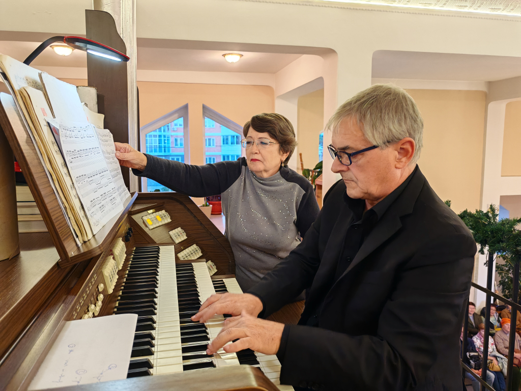 Бурятская филармония открыла новый сезон органным концертом в исполнении итальянского маэстро Бурятская филармония открыла новый сезон органным концертом в исполнении итальянского маэстро