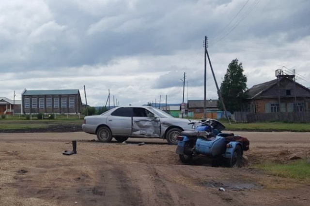 Мотоциклист погиб, врезавшись в автомобиль в селе Бурятии Мотоциклист погиб, врезавшись в автомобиль в селе Бурятии