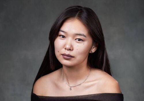 Актриса–номинант на премию «Золотая маска» поставит новогоднюю сказку в Буряад театре Актриса–номинант на премию «Золотая маска» поставит новогоднюю сказку в Буряад театре