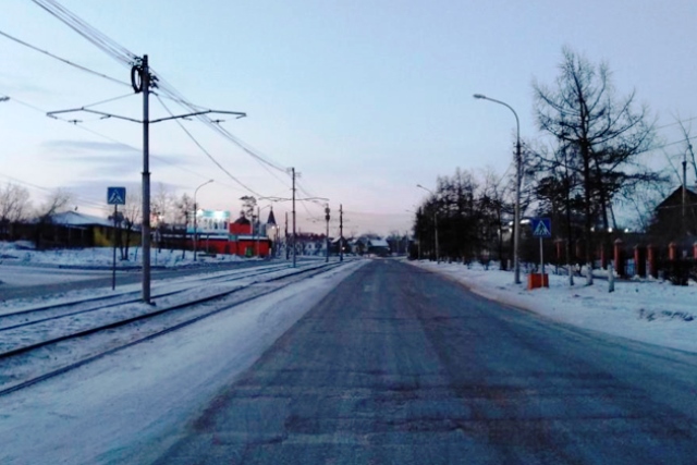 В Улан-Удэ водитель сбил подростка и подбросил его до киосков В Улан-Удэ водитель сбил подростка и подбросил его до киосков