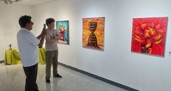 Бурятские художники представили в Южной Корее выставку «Душа Байкала» Бурятские художники представили в Южной Корее выставку «Душа Байкала»