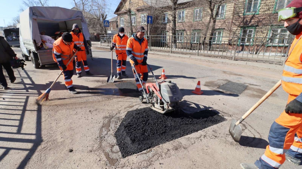Депутаты Горсовета Улан-Удэ раскритиковали качество дорожной разметки Депутаты Горсовета Улан-Удэ раскритиковали качество дорожной разметки