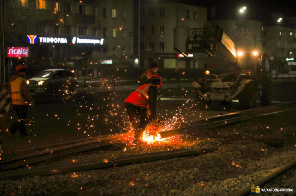 В Улан-Удэ в этом году отремонтировали 2,3 км трамвайных путей В Улан-Удэ в этом году отремонтировали 2,3 км трамвайных путей
