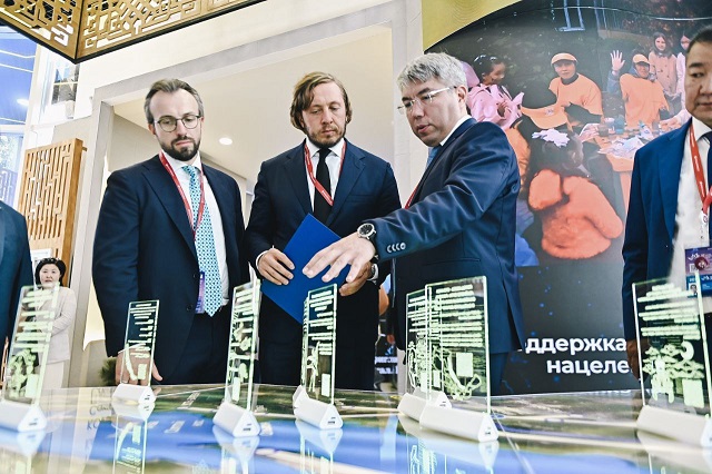 Правительство Бурятии и фонд имени Иннокентия Сибирякова договорились о совместной работе по решению демографических задач Правительство Бурятии и фонд имени Иннокентия Сибирякова договорились о совместной работе по решению демографических задач