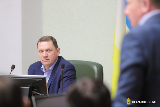 Игорь Шутенков: "Мы что вкладываем деньги, чтобы машины там стояли?" Игорь Шутенков: "Мы что вкладываем деньги, чтобы машины там стояли?"