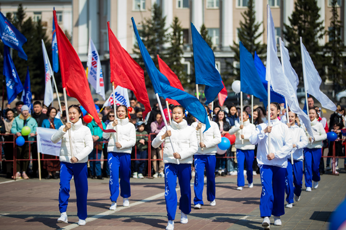 В Улан-Удэ отметили праздник весны и труда В Улан-Удэ отметили праздник весны и труда